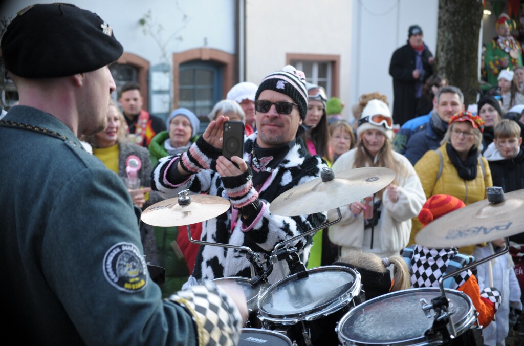 Tausende Besucher strmten am Samstag zum Fasnachtsumzug, den die Burkheimer Schnecken zum Jubilum ihres 55-jhrigen Bestehens auf die Beine stellten.