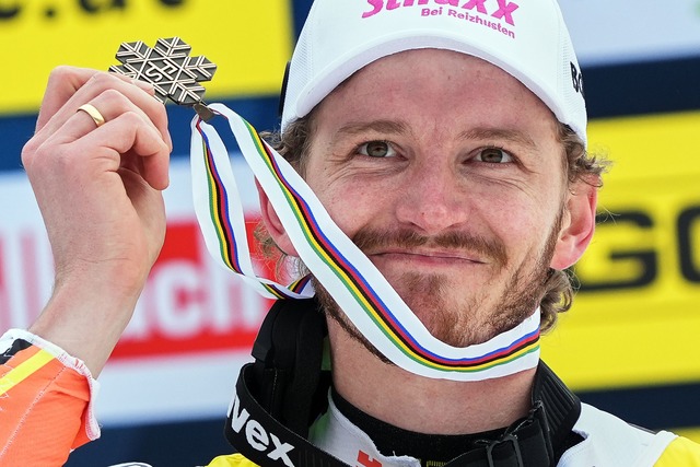 Linus Stra&szlig;er sorgte doch noch f&uuml;r eine deutsche WM-Medaille.  | Foto: Giovanni Auletta/AP/dpa