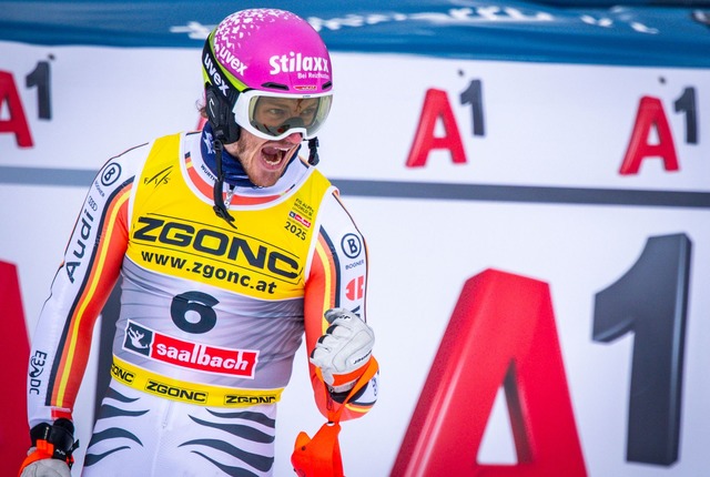 WM-Bronze: Linus Stra&szlig;er jubelt nach seinem starken Auftritt im Slalom.  | Foto: Jens B&uuml;ttner/dpa