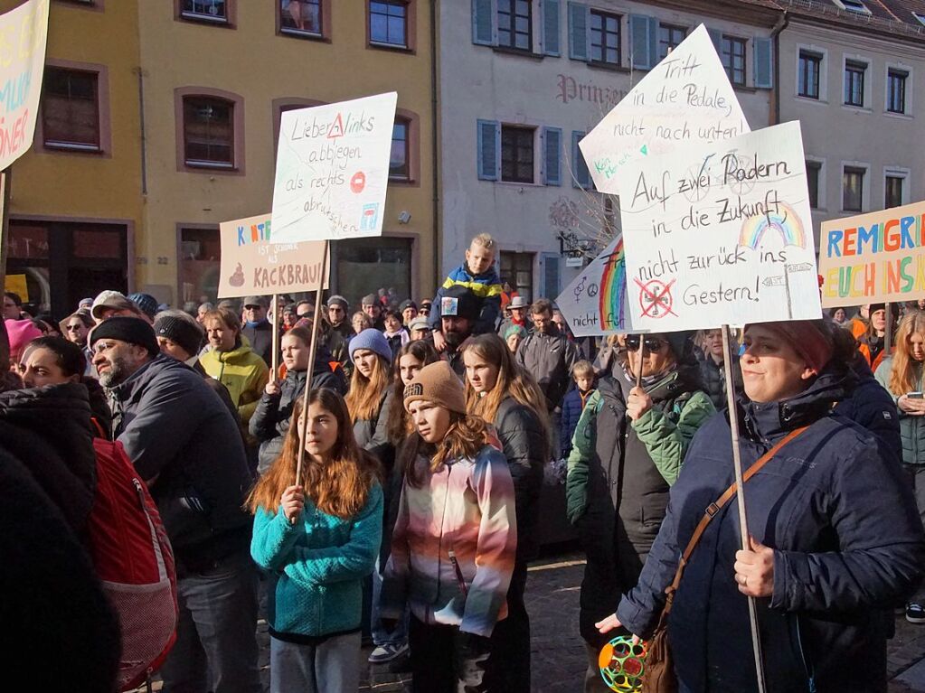 Bei der Kundgebung in Kenzingen waren laut Polizei rund 500 Teilnehmer aller Altersklassen.