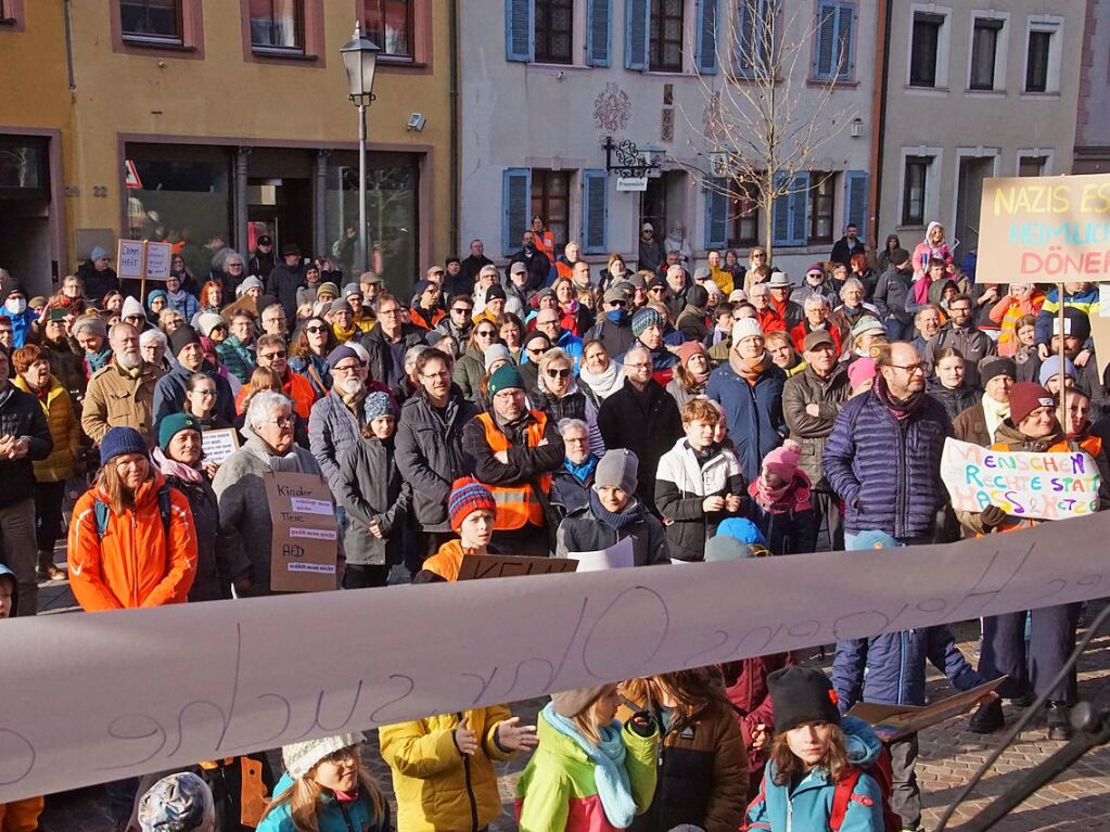 Bei der Kundgebung in Kenzingen waren laut Polizei rund 500 Teilnehmer aller Altersklassen.