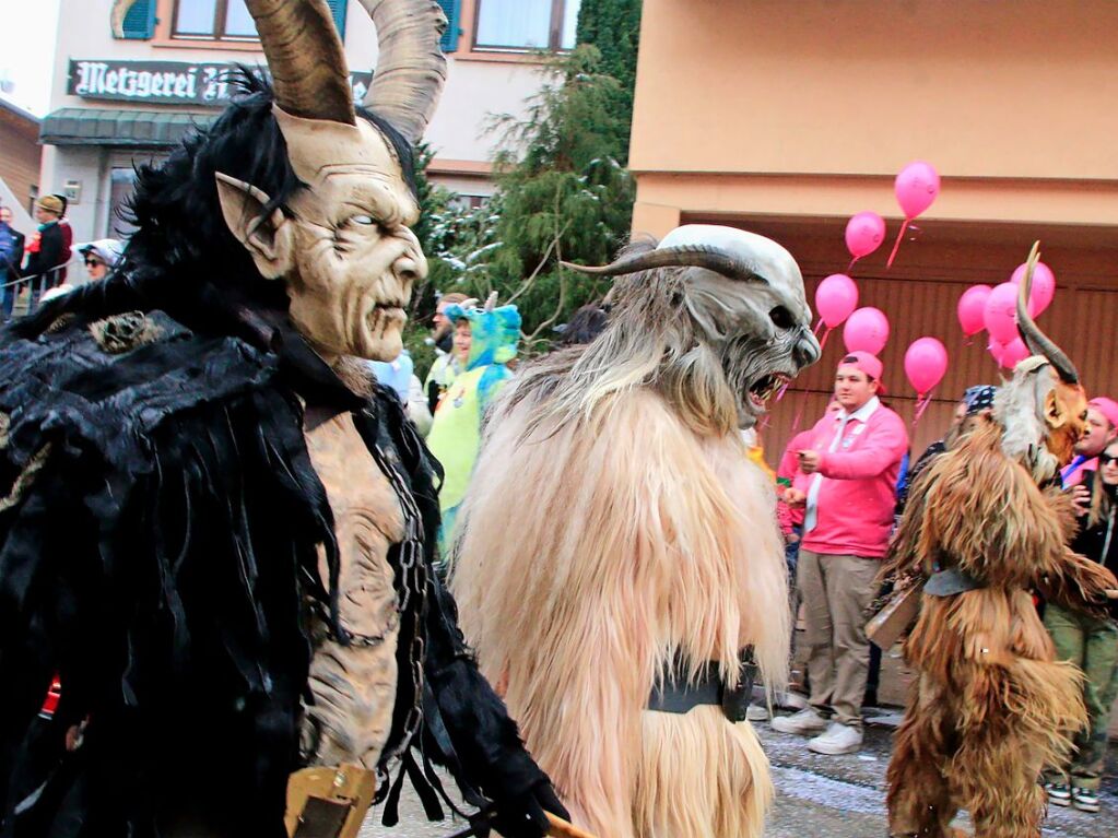 Nrrisches Treiben herrschte am Sonntag in Schweighausen. Dort feierten die Ankele Hexen ihren 35. Geburtstag.