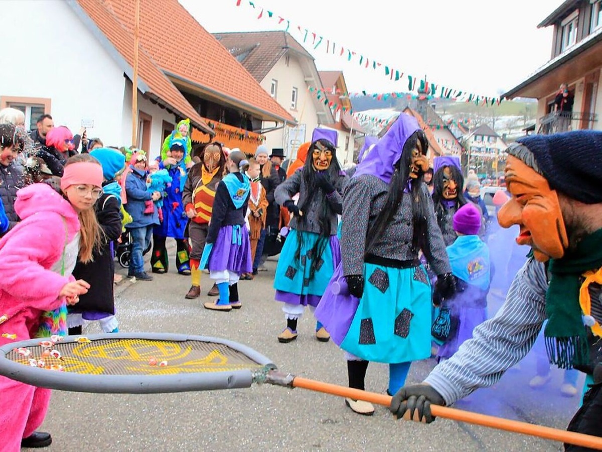 Nrrisches Treiben herrschte am Sonntag in Schweighausen. Dort feierten die Ankele Hexen ihren 35. Geburtstag.