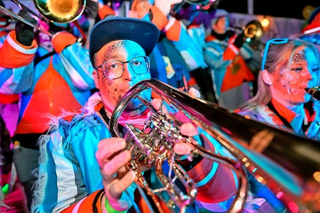 Die Gundelsteiner auf der Auenbhne d...ger Festmeile sorgen fr Hochstimmung.  | Foto: Wolfgang Scheu