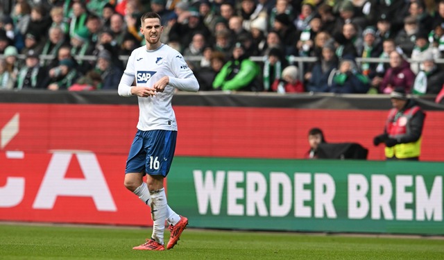 Traf gegen seinen Jugendverein Werder: Hoffenheims Anton Stach.  | Foto: Carmen Jaspersen/dpa