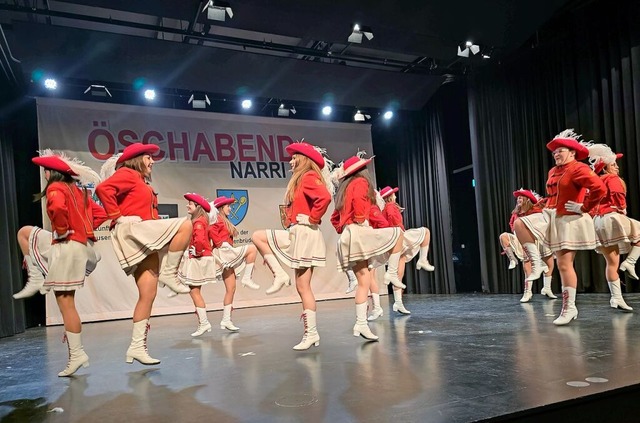 Die Garde-Mdchen aus Unadingen erffneten traditionell den schabend.  | Foto: Christa Maier