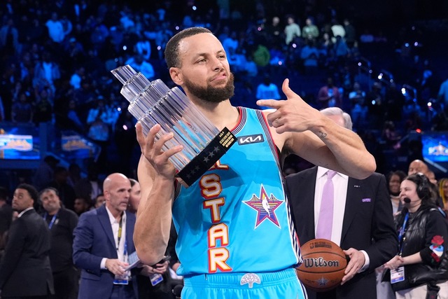 Stephen Curry wurde zum MVP des All-Star-Games gek&uuml;rt.  | Foto: Godofredo A. V&aacute;squez/AP/dpa