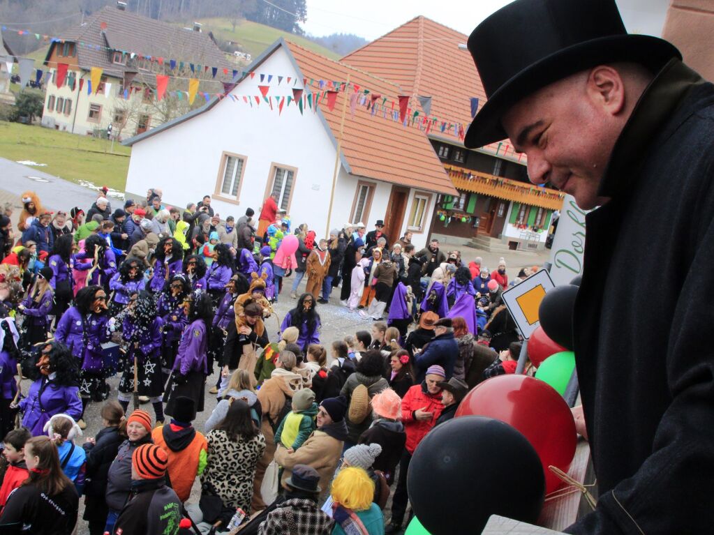 Nrrisches Treiben herrschte am Sonntag in Schweighausen. Dort feierten die Ankele Hexen ihren 35. Geburtstag.