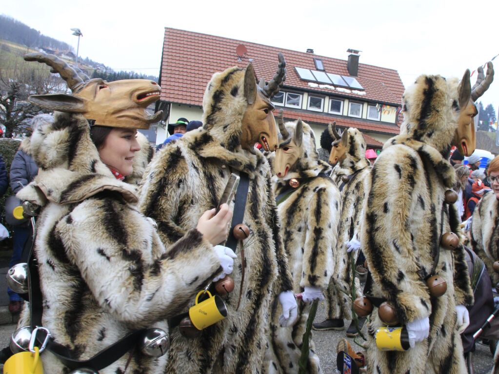 Nrrisches Treiben herrschte am Sonntag in Schweighausen. Dort feierten die Ankele Hexen ihren 35. Geburtstag.