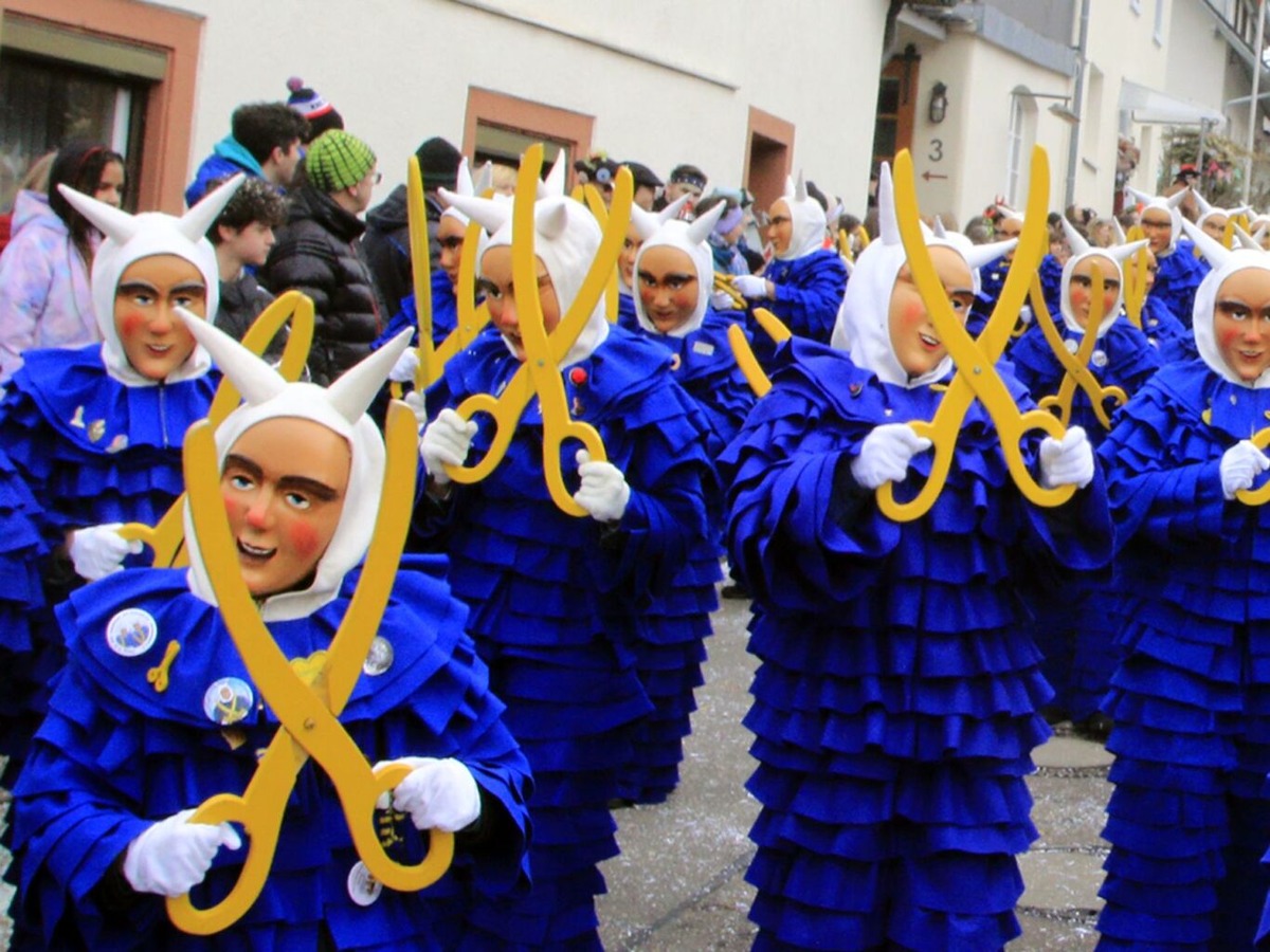 Nrrisches Treiben herrschte am Sonntag in Schweighausen. Dort feierten die Ankele Hexen ihren 35. Geburtstag.