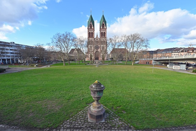 Wieder gab es einen Messerangriff im B...Kirchplatzes in Freiburg. (Archivbild)  | Foto: Michael Bamberger