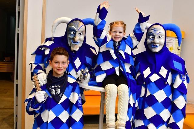Emmendingen hat eine neue Fasnachtsfigur – das freundliche Jockele in Blau-Wei