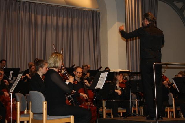 Per-Tutti-Orchester sorgt fr Urauffhrung eines Werkes von Anton Stingl in Emmendingen