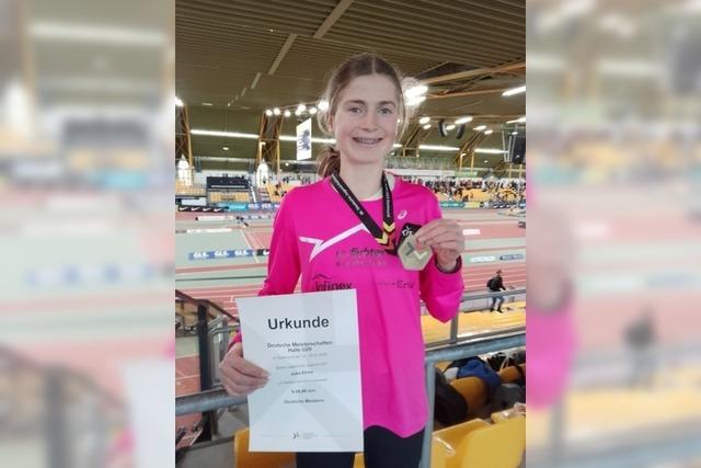 Julia Ehrle aus Villingen gewinnt die deutsche Jugendmeisterschaft ber 3000 Meter in der Halle