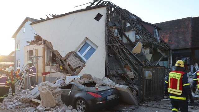 Das zerstrte Haus in Stutensee  | Foto: Ren Priebe (dpa) 