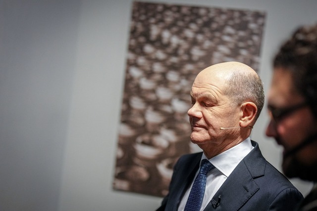 Kanzler Olaf Scholz (SPD) und der Unio...einer Regierung angeh&ouml;ren werden.  | Foto: Kay Nietfeld/dpa