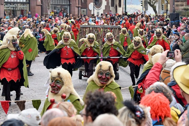 Zahlreiche Narren sind am Rosenmontag 2024 durch Freiburg gezogen.  | Foto: Rita Eggstein