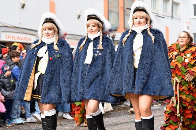 Viel Betrieb herrschte 2024 am Rosenmontag in der Freiburger Innenstadt.  | Foto: Rita Eggstein