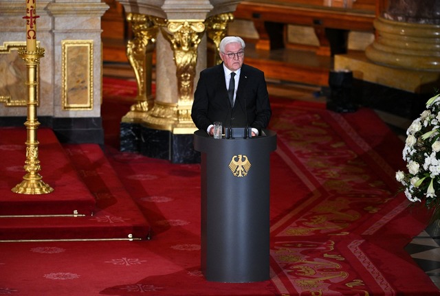 Bundespr&auml;sident Steinmeier w&uuml...;dlichen Diener unseres Gemeinwesens".  | Foto: Annegret Hilse/Reuters/Pool/dpa