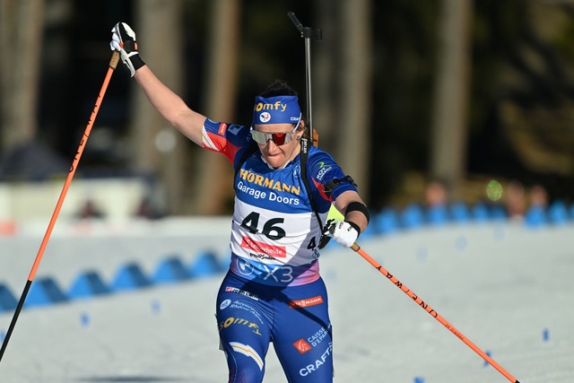 Julia Simon gewinnt Gold.  | Foto: Martin Schutt/dpa