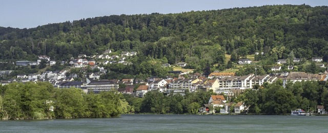 Der Rhein auf Hhe der beiden &#8222;v...eten&#8220; Gemeinden Waldshut-Tiengen  | Foto: IMAGO/Peter Schickert