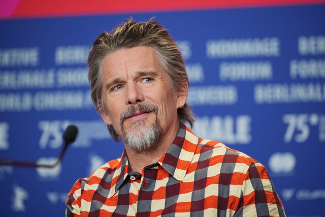 Ethan Hawke legt einen starken Auftritt in "Blue Moon" hin. (Archivbild)  | Foto: S&ouml;ren Stache/dpa