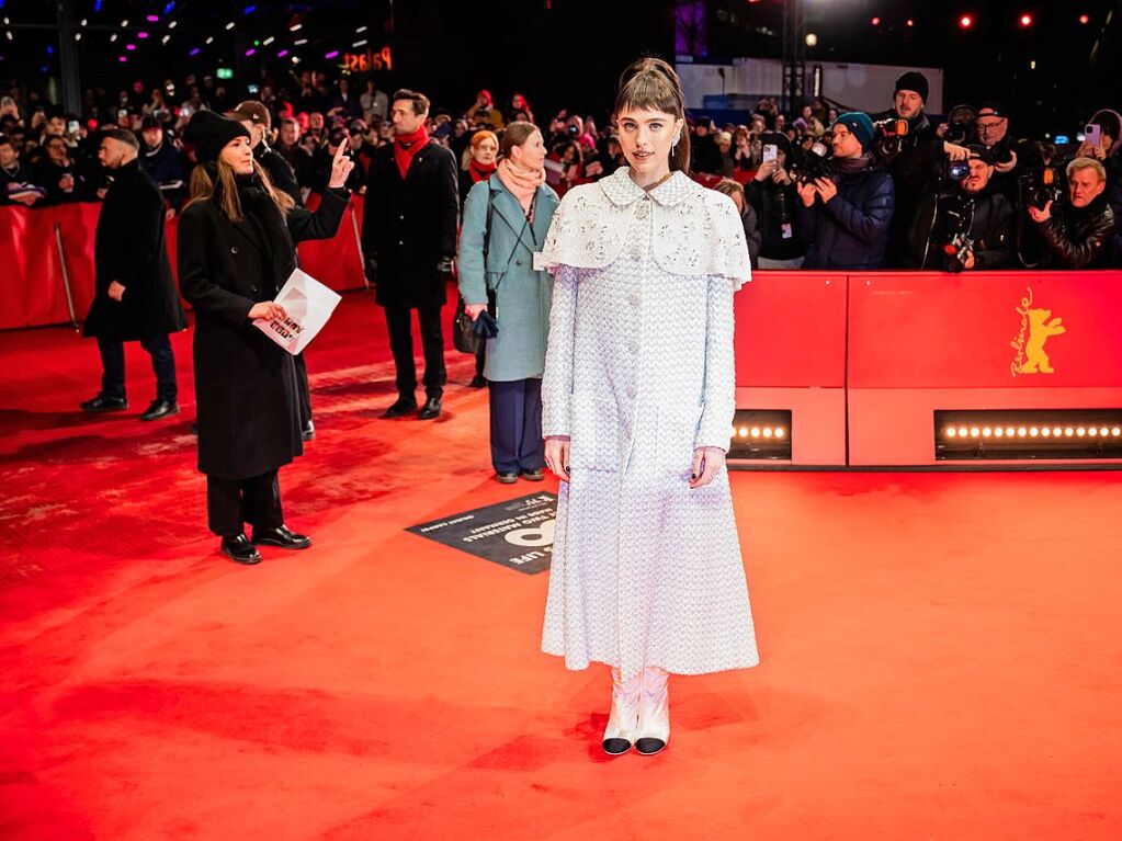 Margaret Qualley, Schauspielerin, kommt bei der Berlinale zur Premiere des Films Blue Moon im Berlinale Palast.