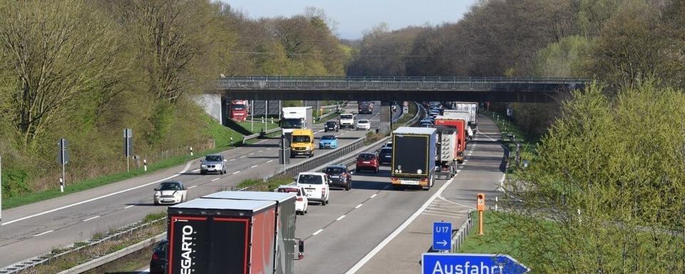 A5 zwischen Riegel und Herbolzheim war wegen Lkw-Unfall stundenlang gesperrt