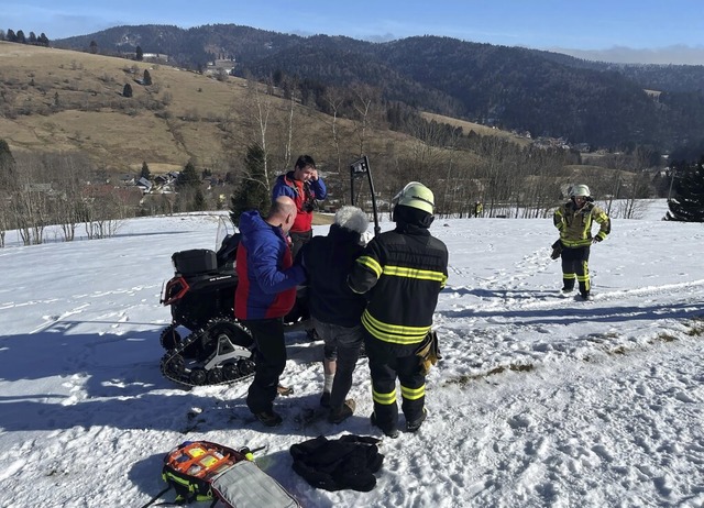 Die Bergretter brachten die gestrzte Frau sicher ins Tal.  | Foto: Andreas Bhm