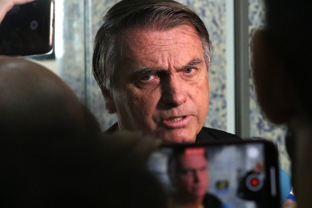 "Jedes autorit&auml;re Regime muss in ...en", behauptet Bolsonaro. (Archivbild)  | Foto: Tania Regio/Agencia Brazil/dpa