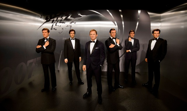 Sechs James-Bond-Darsteller (hier als ...ame Tussauds in London) gab es bisher.  | Foto: Madame Tussauds/Madame Tussauds/dpa