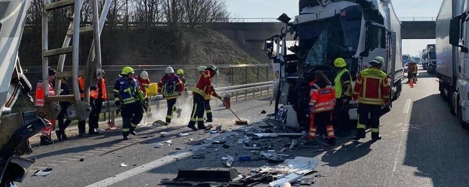 Massive Behinderungen durch zwei Unflle auf der A5 und ein eiliger Autofahrer in der Rettungsgasse