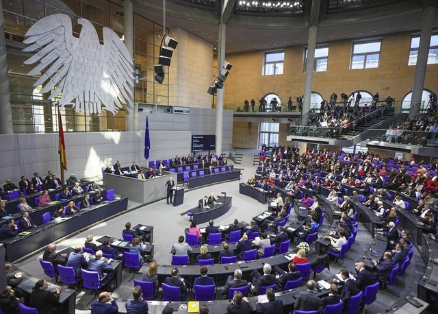 Das ist der Bundestag, das deutsche Parlament in Berlin.   | Foto: Michael Kappeler (dpa)