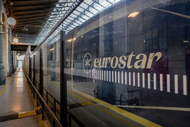 Der Eurostar verbindet London derzeit ...mit Paris, Br&uuml;ssel und Amsterdam.  | Foto: Aurelien Morissard/AP/dpa