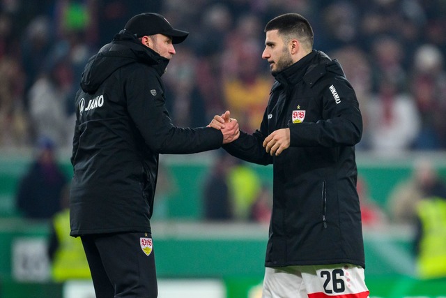 Deniz Undav (rechts) hat seit vier Spi...nicht mehr f&uuml;r den VfB getroffen.  | Foto: Tom Weller/dpa