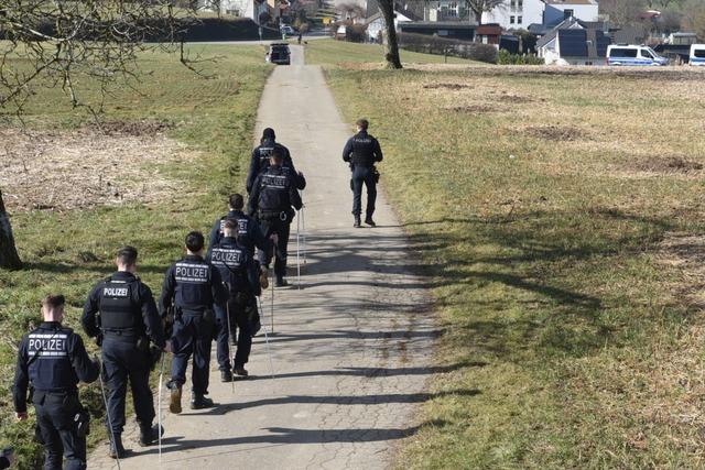 Spaziergngerin findet Leiche eines Babys in Steinen