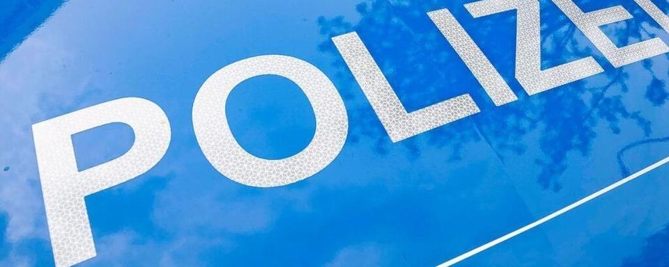 Unfall mit Totalschaden: 88-Jhriger nimmt Omnibus bei Liel die Vorfahrt