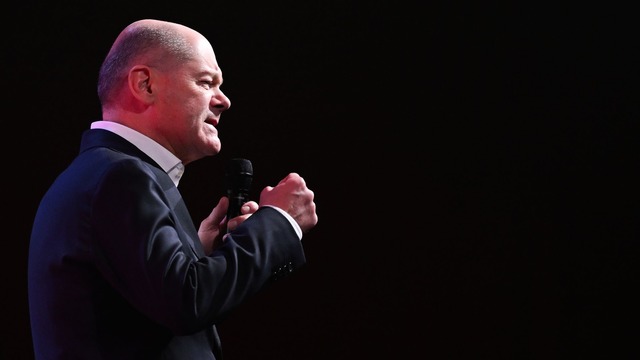 Scholz hofft auf Schub im Wahlkampffinale.  | Foto: Fabian Strauch/dpa