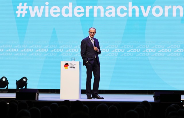 Merz zeigt sich siegessicher bei CDU-Wahlkampf in Oberhausen.  | Foto: Rolf Vennenbernd/dpa