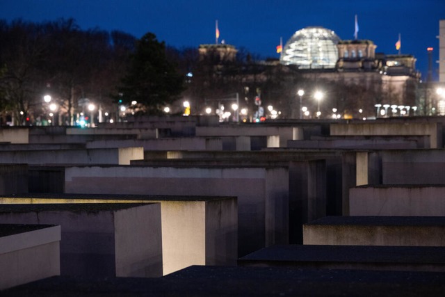 Das Denkmal fr die ermordeten Juden Europas in Berlin  | Foto: Sebastian Gollnow (dpa)