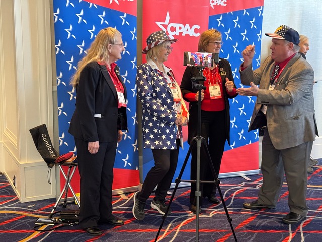 Die CPAC gilt als Klassentreffen der Trump-Fans.  | Foto: Luzia Geier/dpa