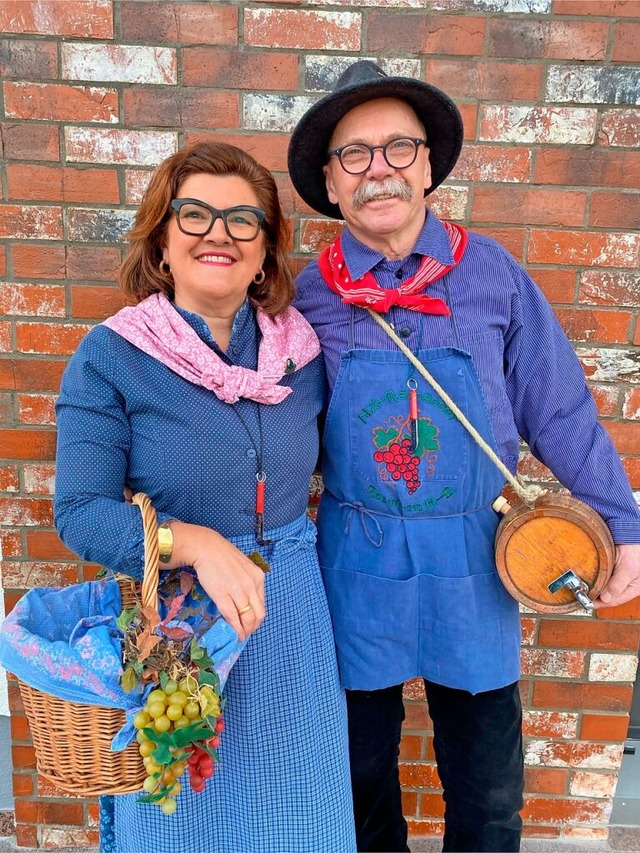 Ruth und Hans-Dieter Volz sind als &#8...0; Teil der Rmsser-Zunft Ringsheim.   | Foto: Bertold Obergfll