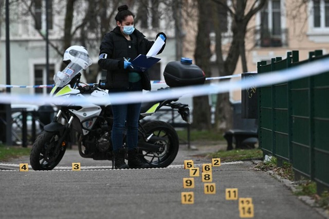 Tdlicher Messerangriff in Mulhouse im... und eine Person tdlich verletzt hat.  | Foto: Sebastien Bozon (dpa)