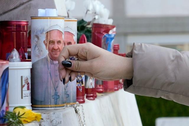 Noch grere Sorgen um den Papst