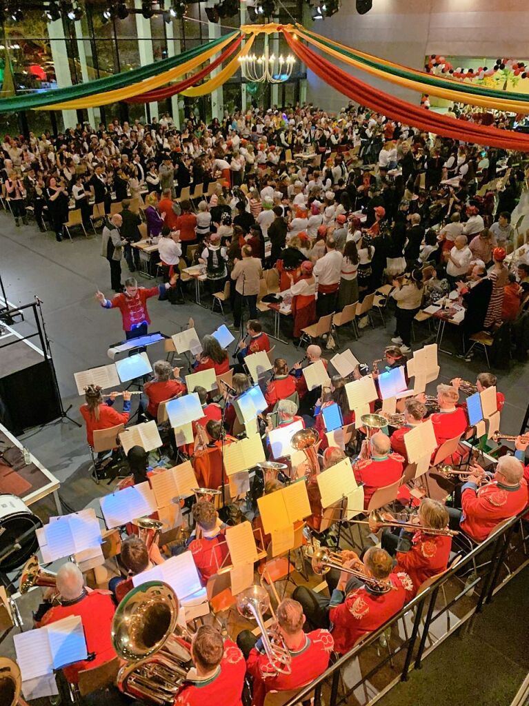 Bei der Prunksitzung in der Malteserhalle. Das Motto des Abends: Meuterei auf dem Narrenschiff