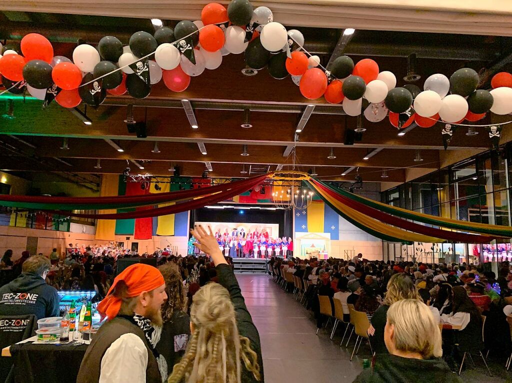 Bei der Prunksitzung in der Malteserhalle. Das Motto des Abends: Meuterei auf dem Narrenschiff