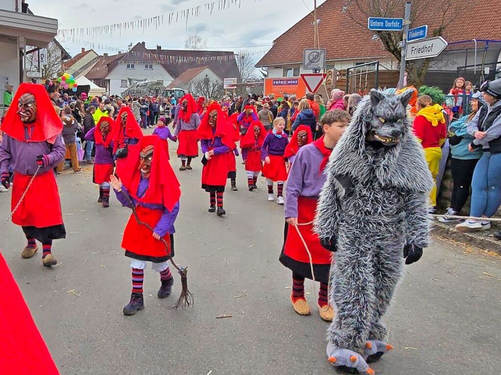 Hexen, Teufel, Wlfe und Geien bevlkerten am Fuhrmannstag die Straen von Dittishausen.