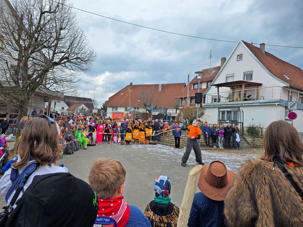 Gaudi-Klpfen beim Fuhrmannstag: Im Anschluss an den Umzug klpften Geieln und Karbatschen.