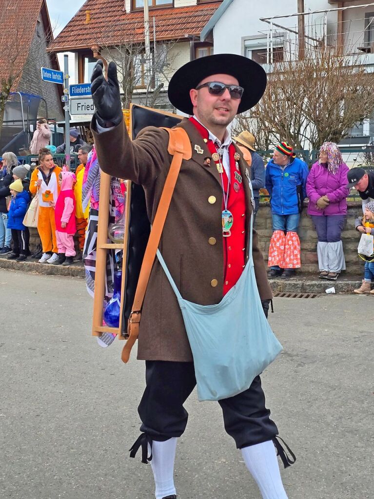 Der Glastrger von der Glaserzunft Herzogenweiler war mit von Partie.