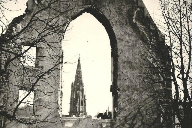 Freiburg nach der Bombardierung 1944 - ungewohnte Ausblicke im Trmmerfeld